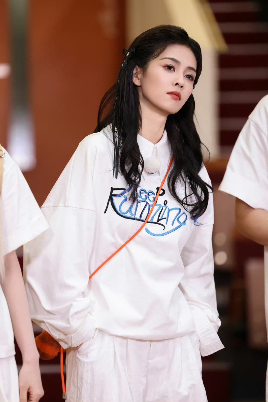 白鹿奔跑吧快乐收官夜等你来嗨白鹿在趾压板上开唱白鹿在趾压板上开唱，奔跑吧快乐收官