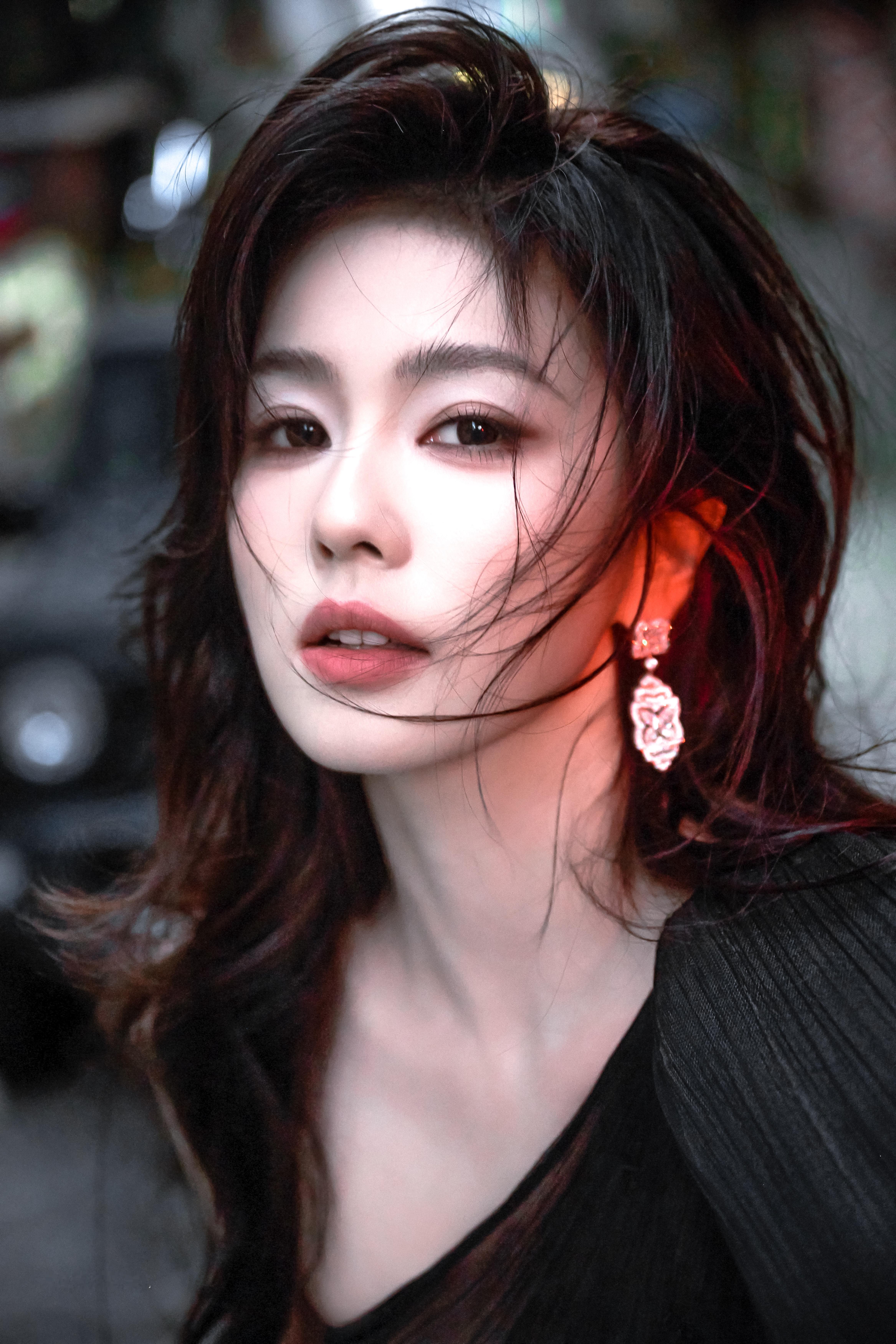 白鹿/黑天鹅🌃尖叫之夜红毯 *白鹿街头在逃黑天鹅