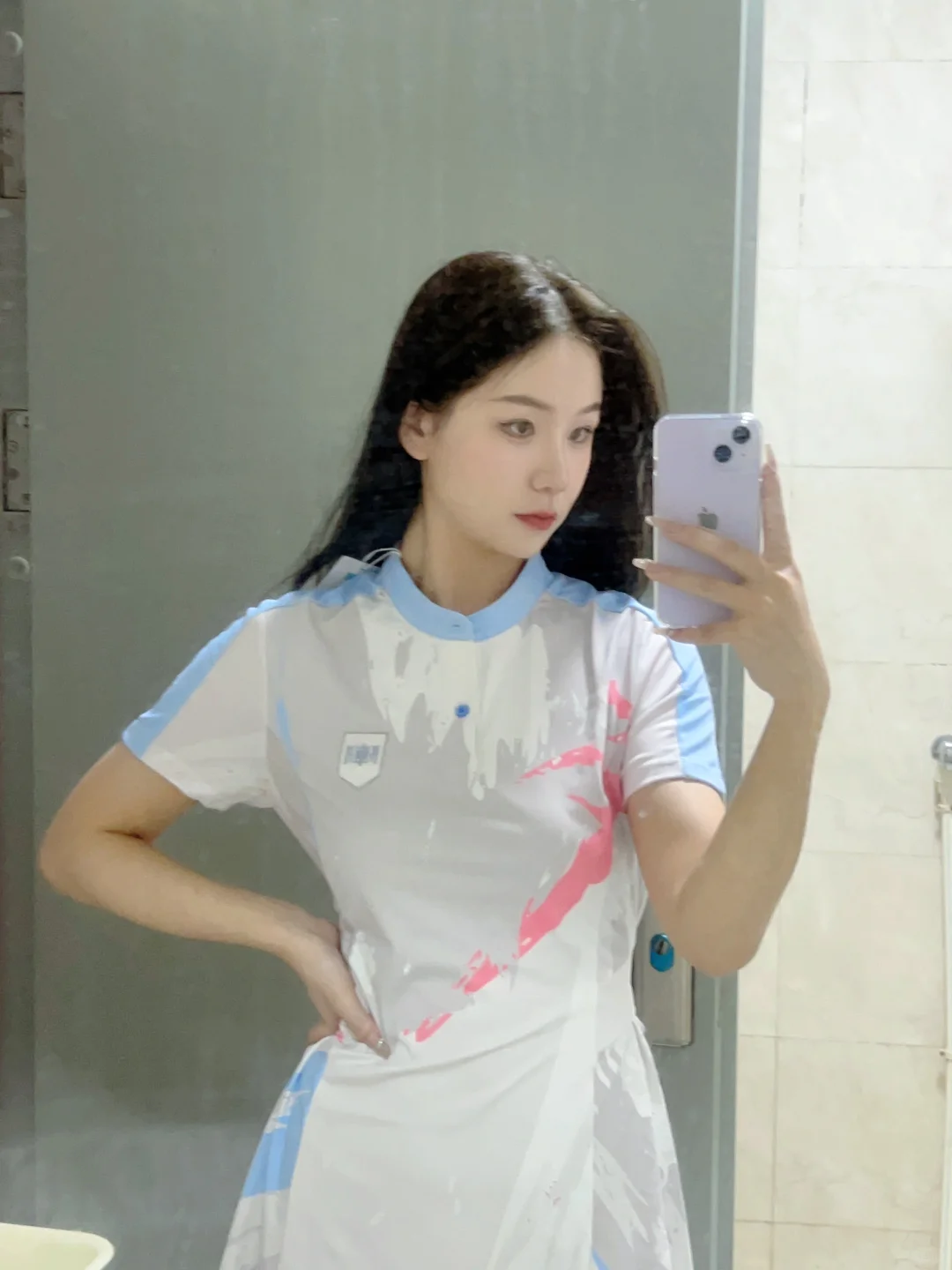 学校组织羽毛球比赛 穿哪件
