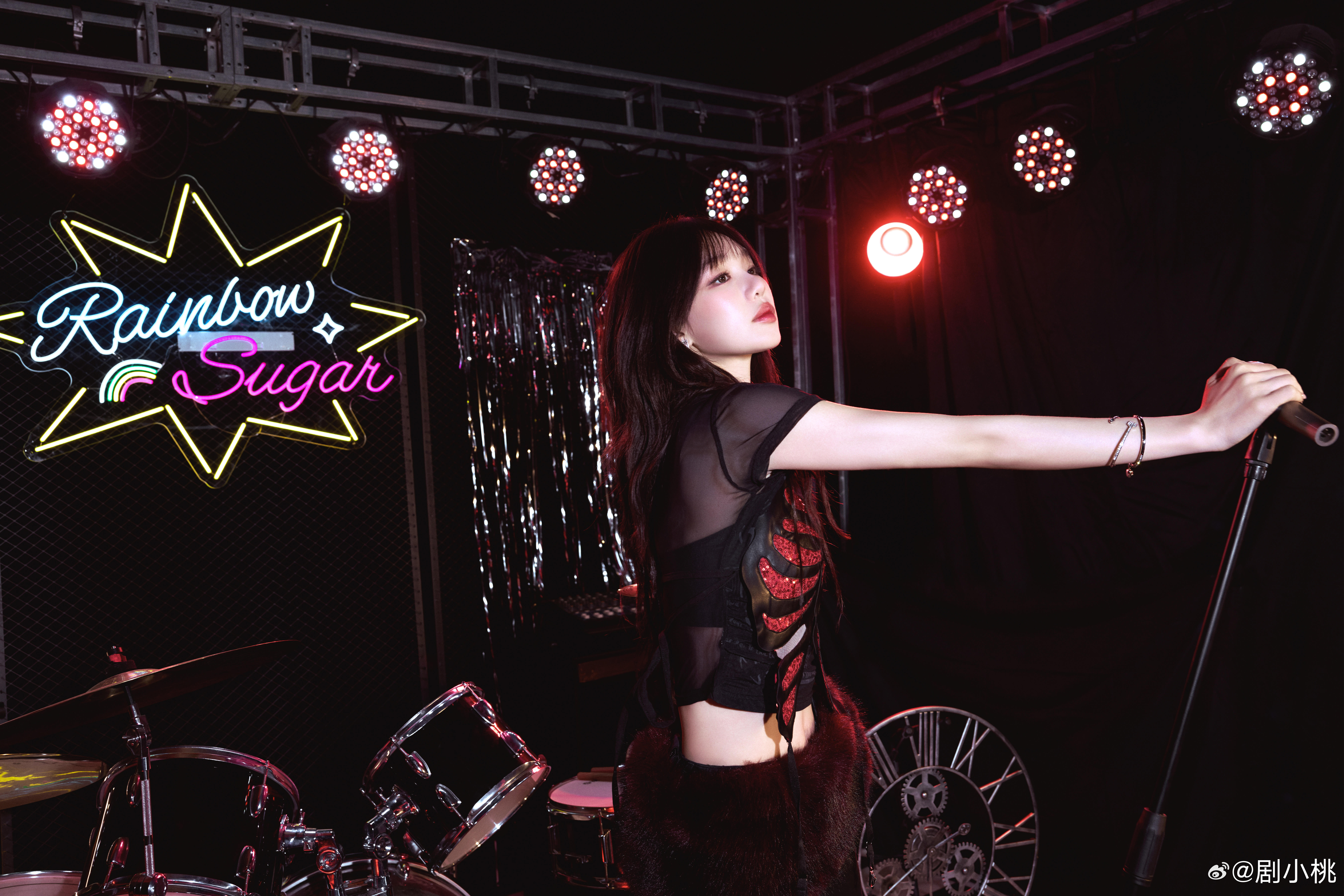 徐梦洁张慧雯镜头前后两副面孔 简直是现实版摸鱼现场！没镜头疯狂唠嗑，有镜头立刻收