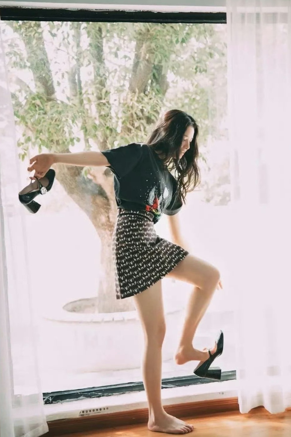 张婧仪菜市场妆造 致我那菜市场的白月光<.这是邻家少女吧，好甜美！张婧仪