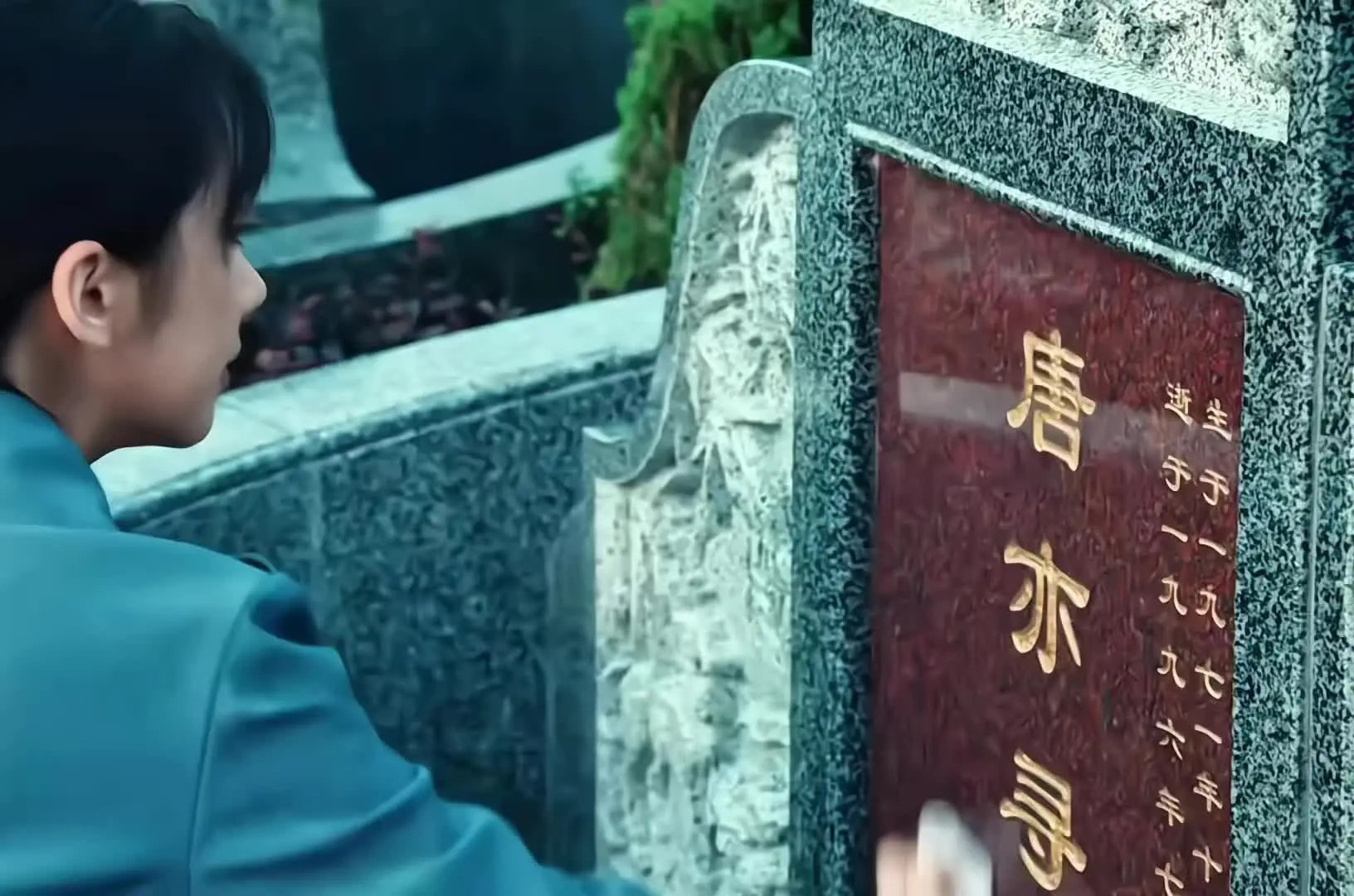 把两个相爱的人撕开 里面血肉模糊的全是泪🥹