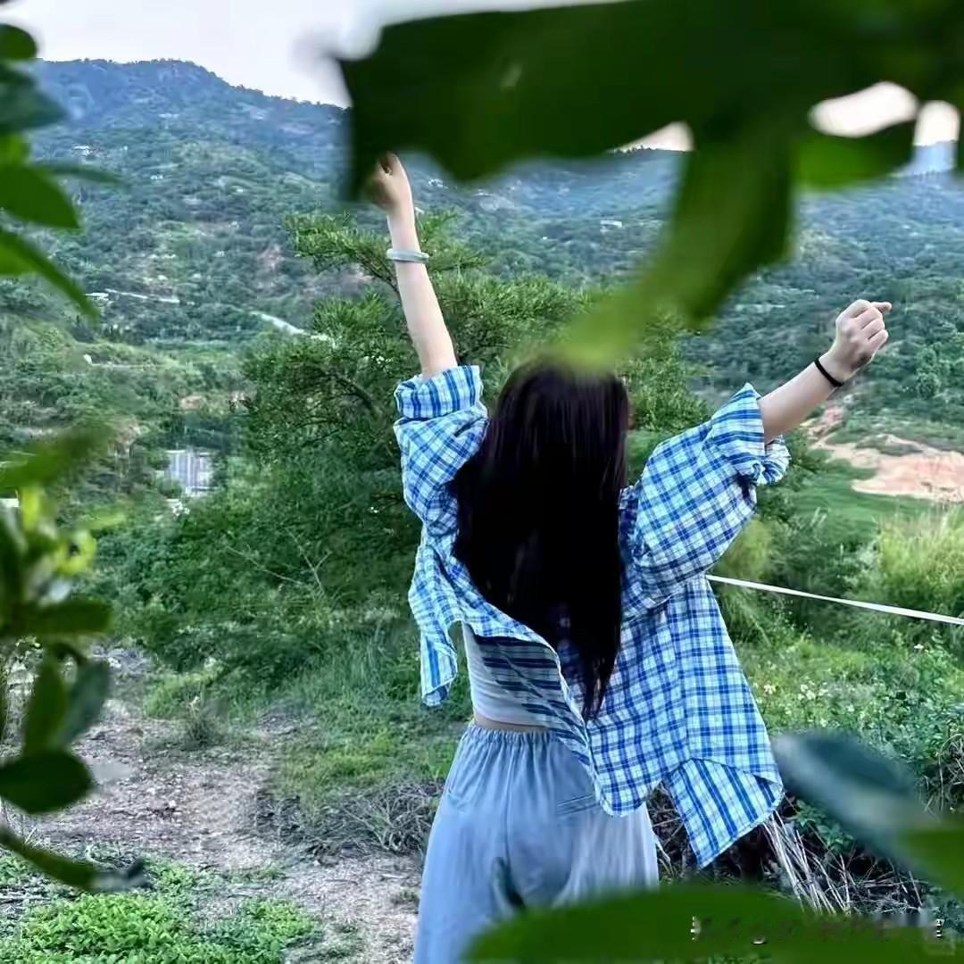 清理微头条

这几天心血来潮，把近三年发的微头条都清理了一遍。只留下几篇阅读量过