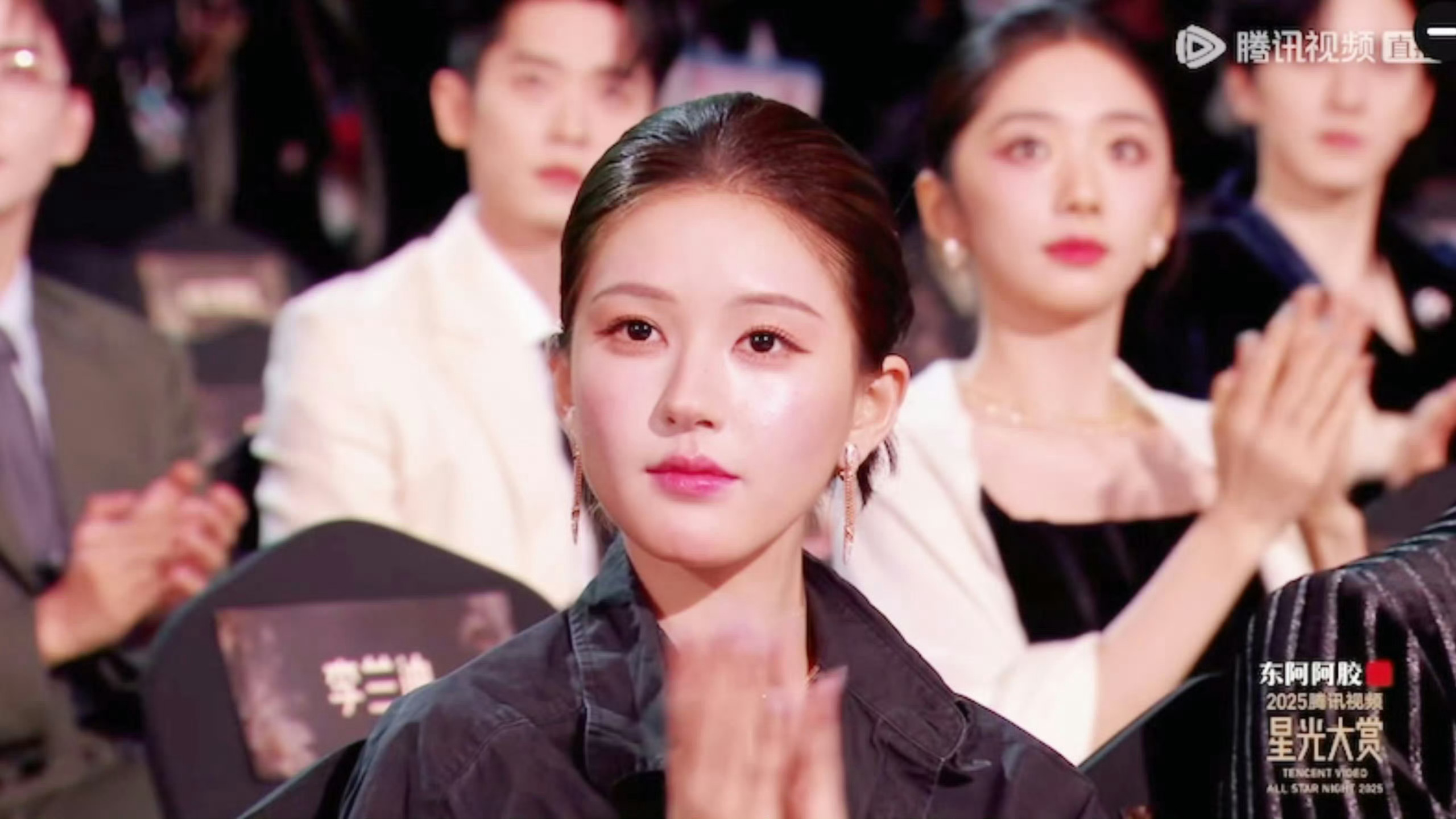 吴磊发言给了赵露思镜头 