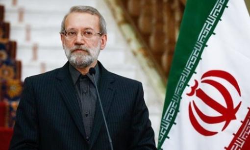 就在刚刚，
伊朗作出一个前所未有表态：誓言刺穿美国的心脏。
 
在伊朗最高领袖阿