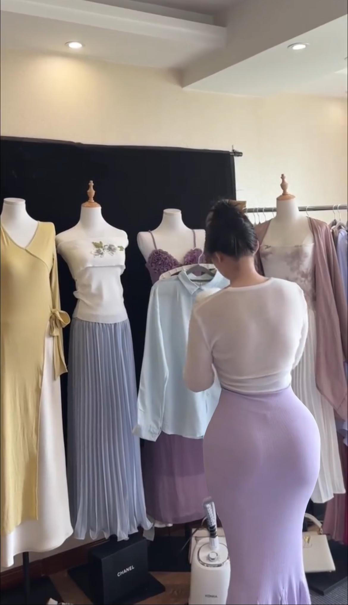 2025年即将过去，你们还在等什么？行动起来吧。你们觉得送外卖丢人吗 微胖的女生