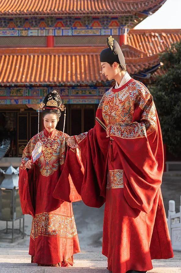 北宋刘庭式考中进士后，已订婚约的娘子因病失明。女方因家贫而如今又失了明，不敢再提