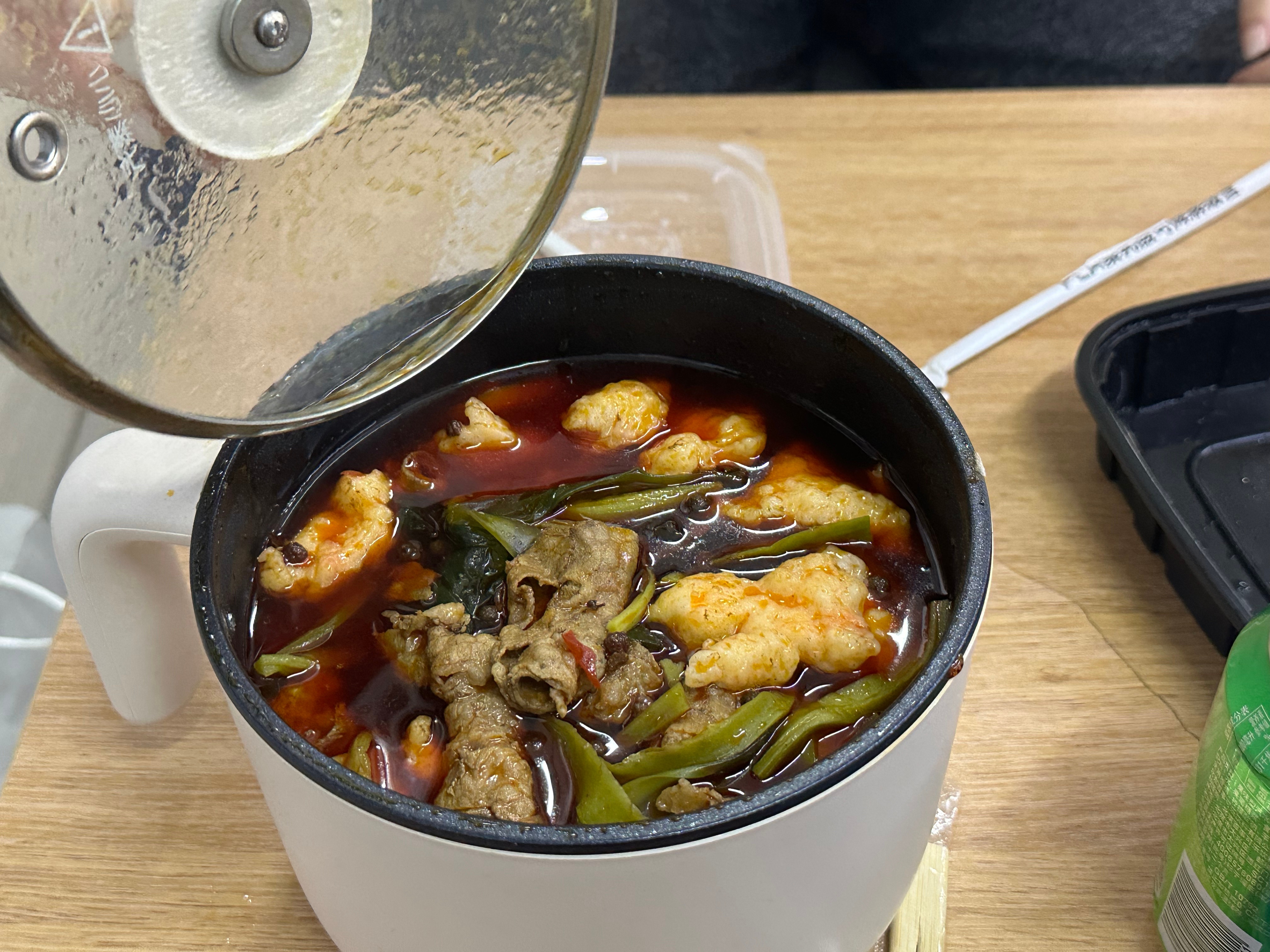 今天午饭吃什么～昨天在学校自己做的肥牛虾滑！ 