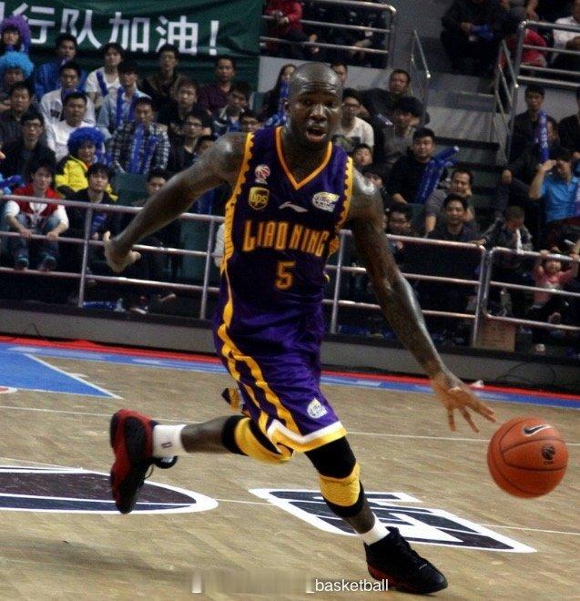 辽宁男篮上一次遭遇四连败是12年前2013-2014赛季主场在本溪的时候，那次四