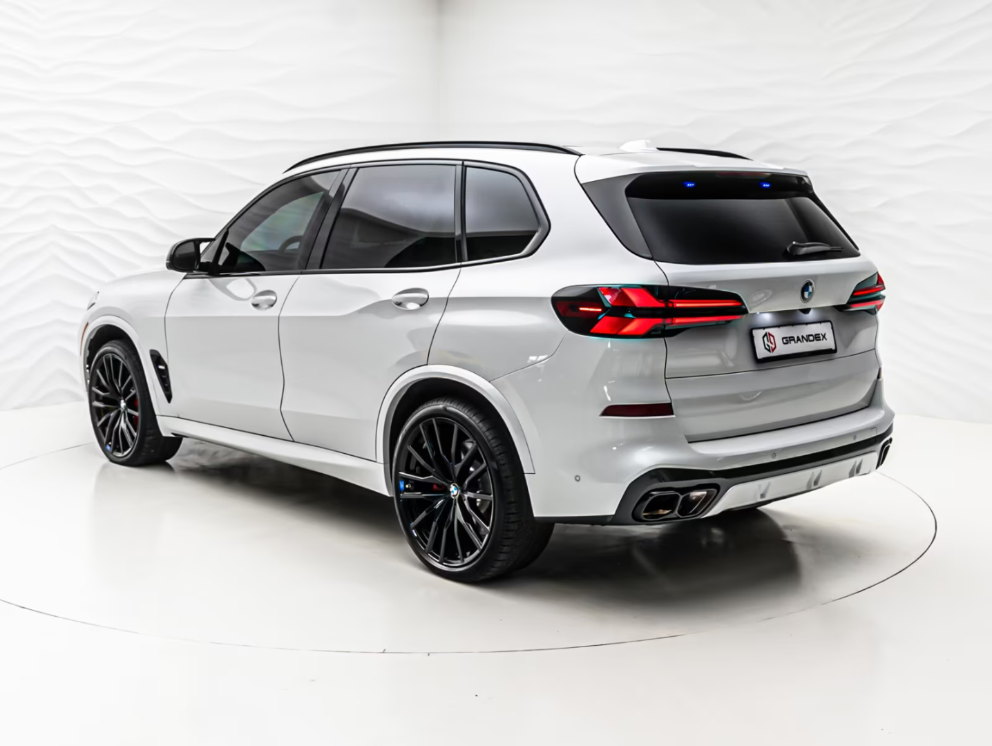 防弹车 BMW X5 M60i，非原厂出品的宝马X5防弹车，防弹等级B6，看这个