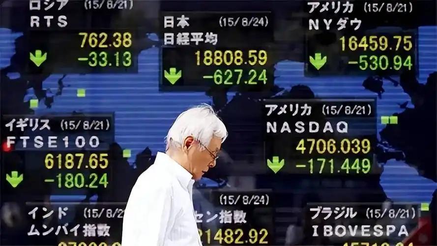 日本最危险的，不是“失去的30年”还没结束，而是连当年拖住下坠的几张底牌，现在也