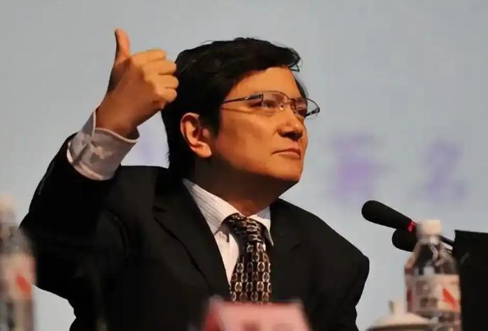 莫非李教授与大家并不处于同一个时空！

教授郑强在接受采访时称，他不认同“中国大