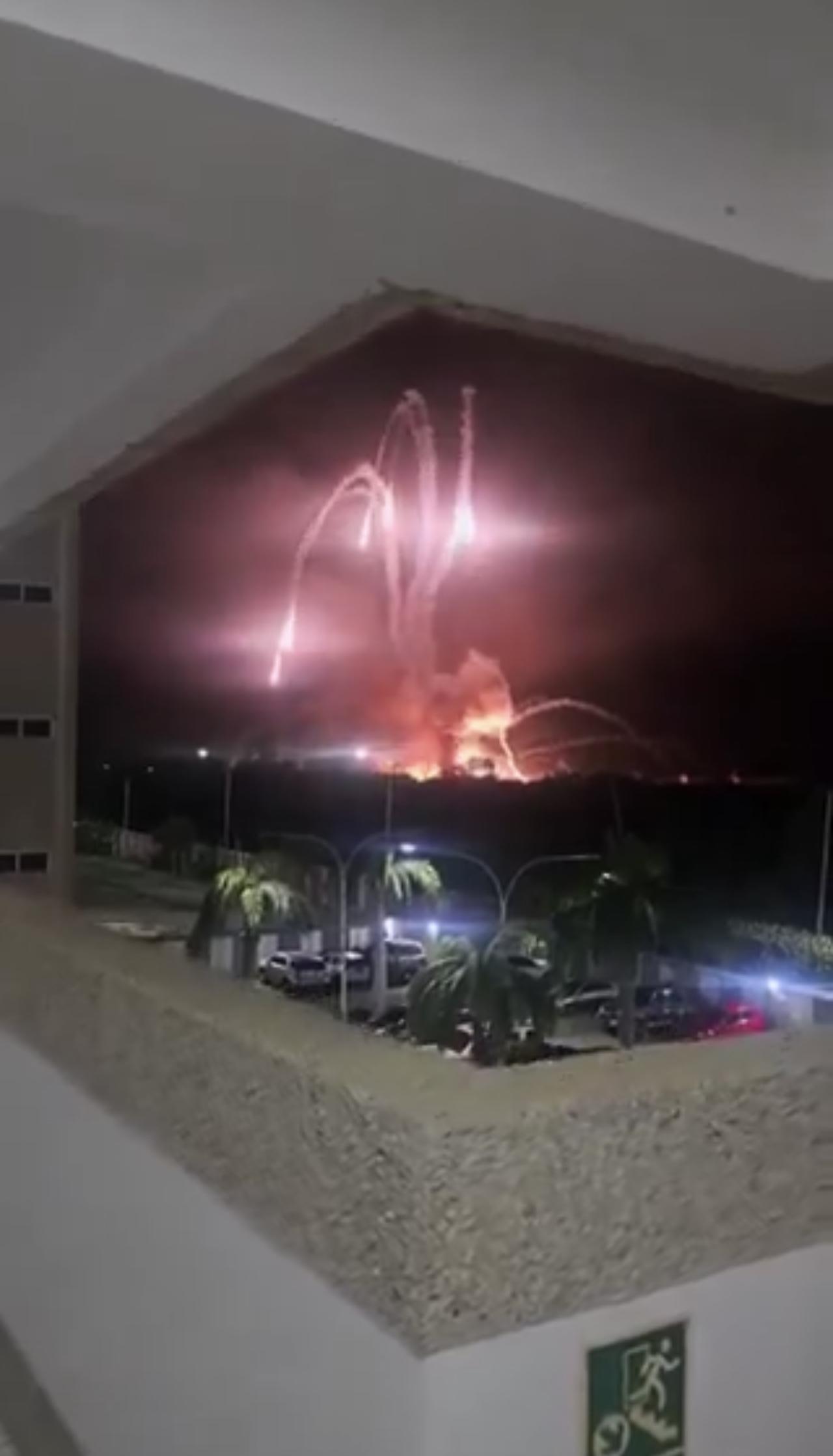 美军袭击了加拉加斯以东的伊格罗特机场。