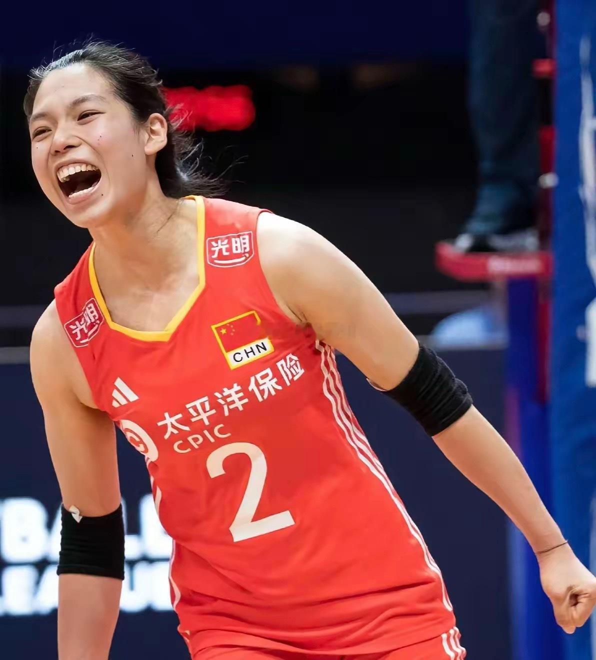 神勇无比，连拿8分，中国女排3-0复仇法国，太精彩了！中国女排赢了，3-0赢了法