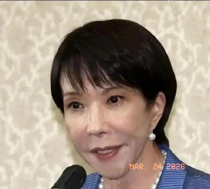 日本傻眼了！
3月18日下午，北京，国防部例行记者会。日本内阁官房长官前一天还在