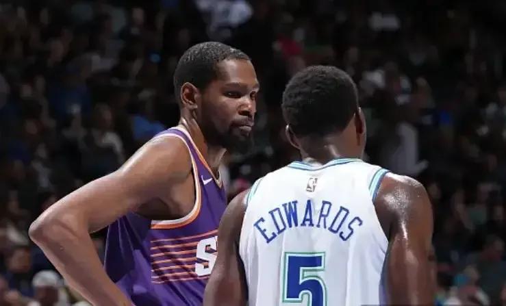 森林狼放太阳进前六，就是想在首轮可以轻松点，1：0领先了。
第一，常规赛最后一轮