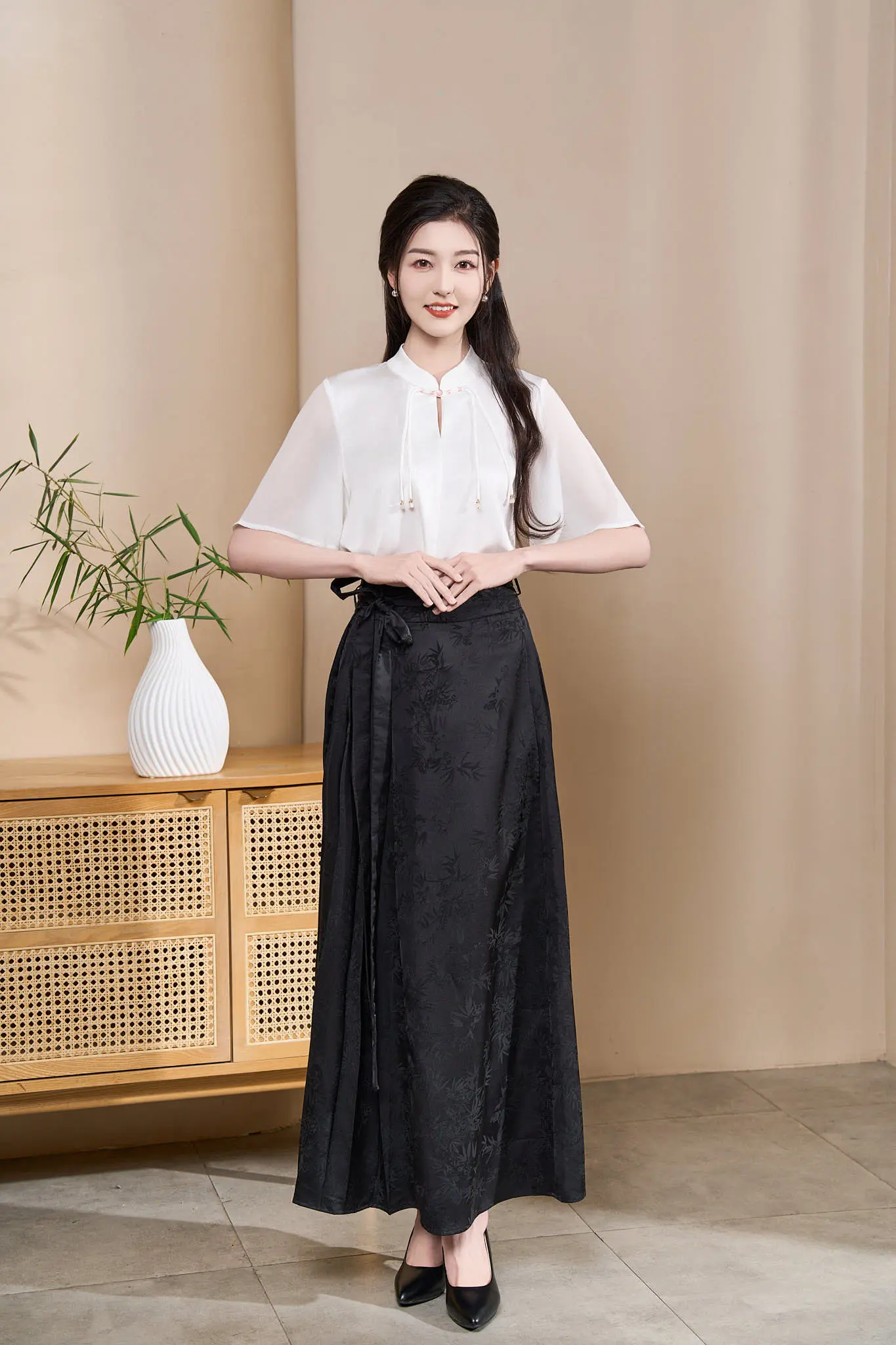 棠越新中式马面裙足浴技师服套装。