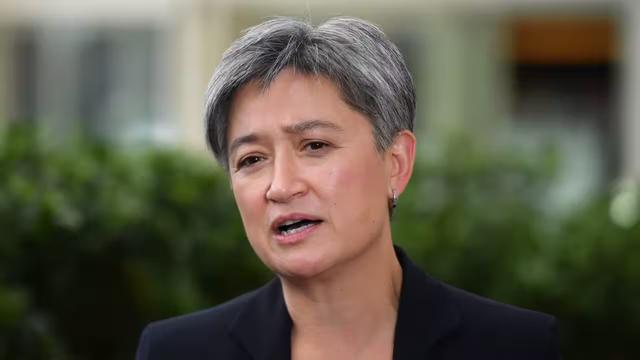 中国巨浪潜射洲际导弹发射，澳大利亚反应很大。

外长黄英贤第一时间站出来，说这次