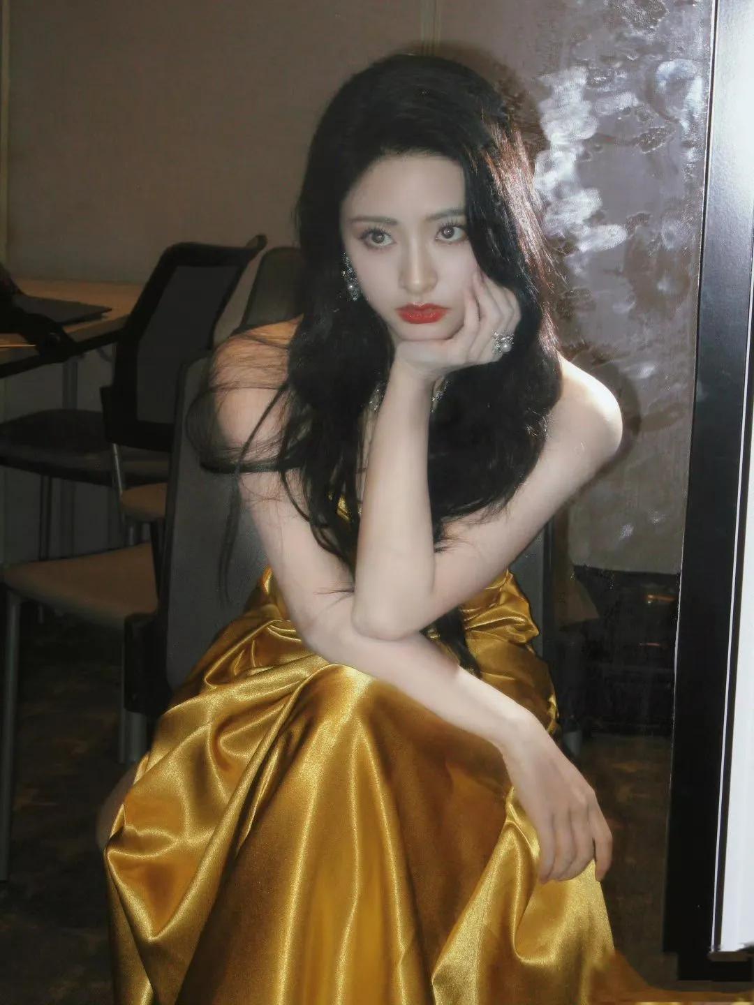 沈月：泰国年度海外最受欢迎中国女演员，未来可期！

2025年8月16日，在泰国