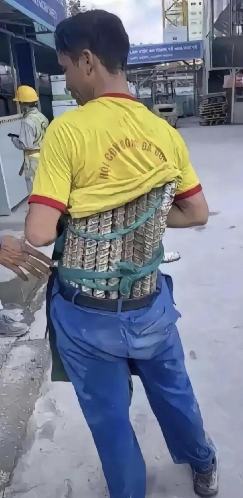 这是腰杆子直不起吗？