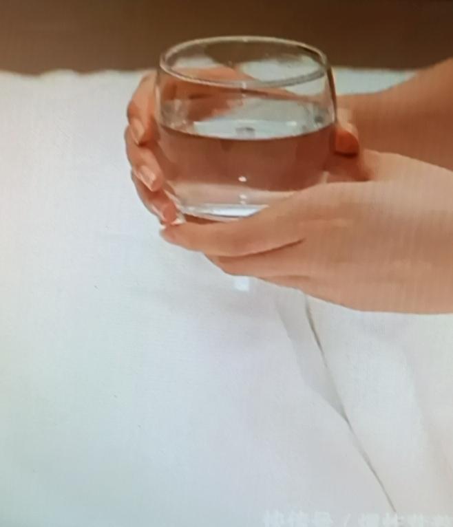 有一种水真不能再喝了，世界卫生组织都将其列为2A类致癌物，就是超过65℃的“热水