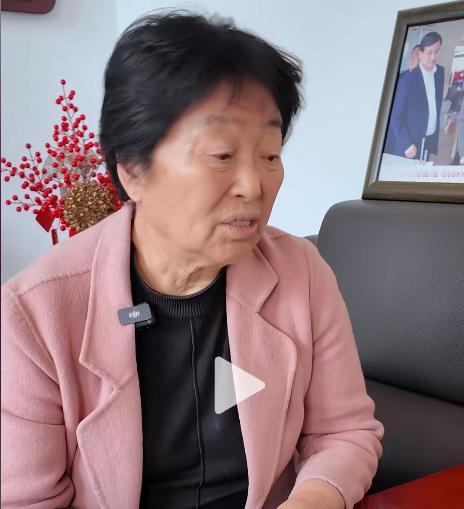 [浮云]活了半辈子，我没见过哪个老板这么当的：夜里被警察找上门三回，还得管员工打