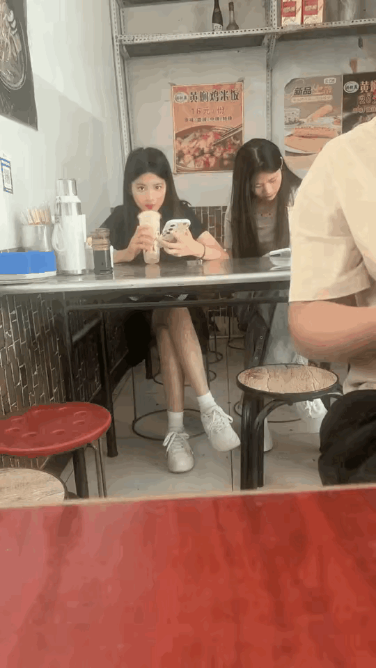 一眼万年的感觉就在转角那一刻[灵光一闪]