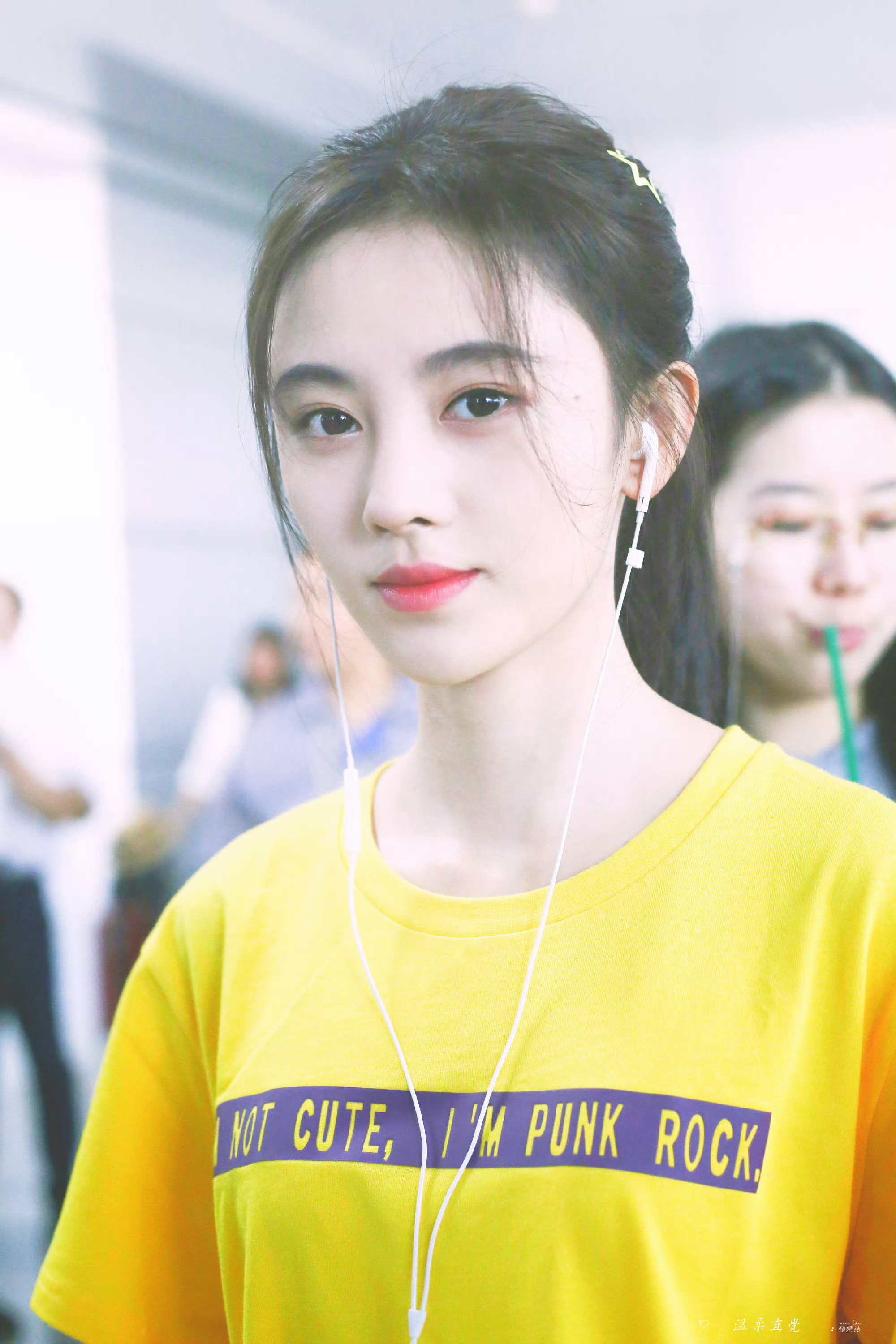 jjy鞠婧祎jjy鞠婧祎苏绿夏“野花席卷浪漫月色朦胧间带走的汹涌爱意弥散" 𝓣