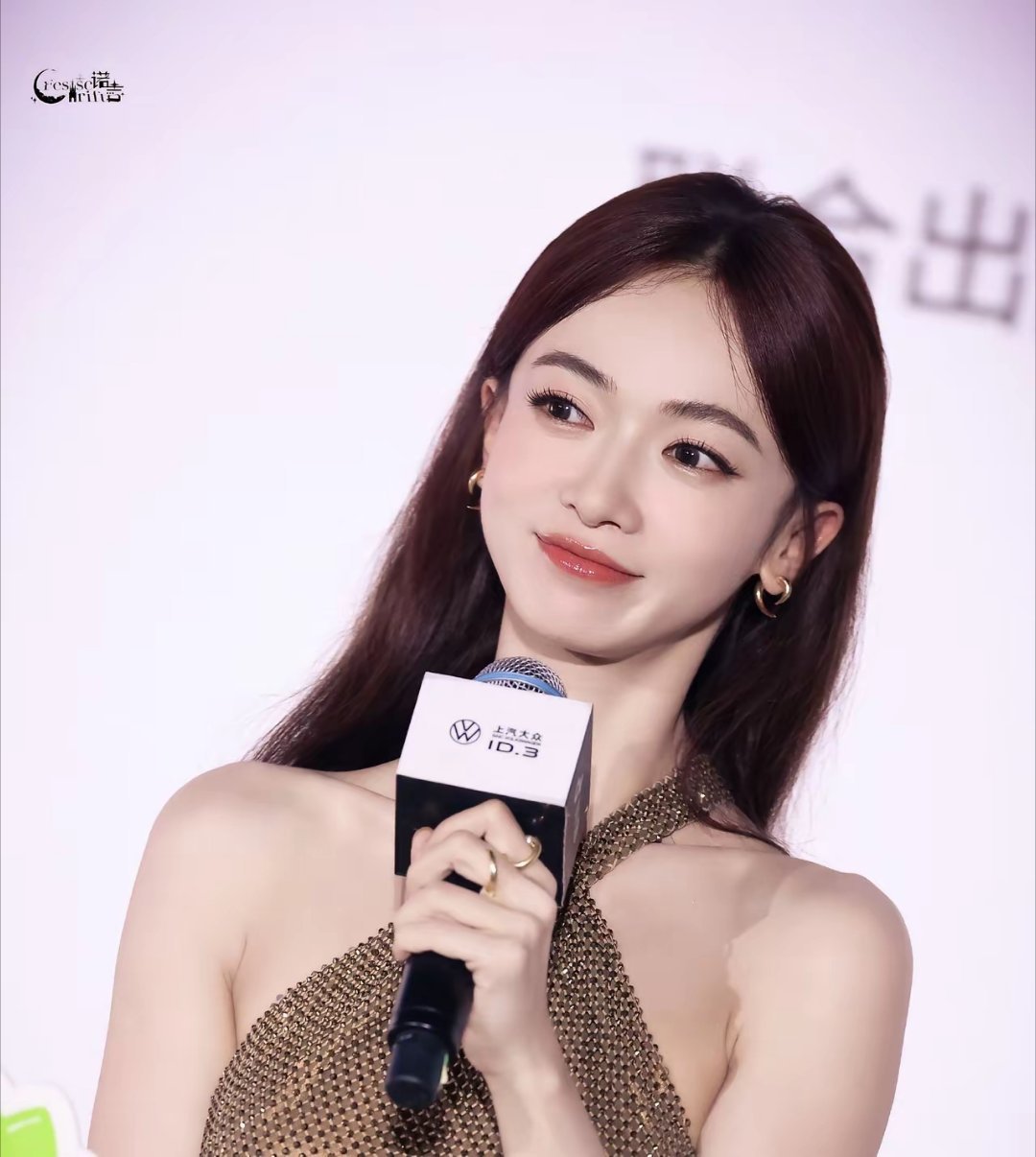 吃瓜🍉🍉1.古力娜扎8月2日即将正式官宣成为东风旗下军工豪华越野品牌猛士汽车