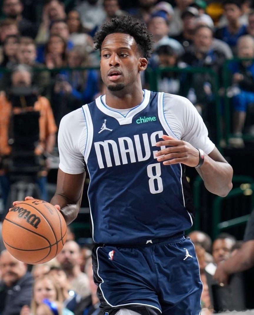 NBA[超话]  Marc Stein：达拉斯小牛队正在考虑交易奥利维尔-马克森