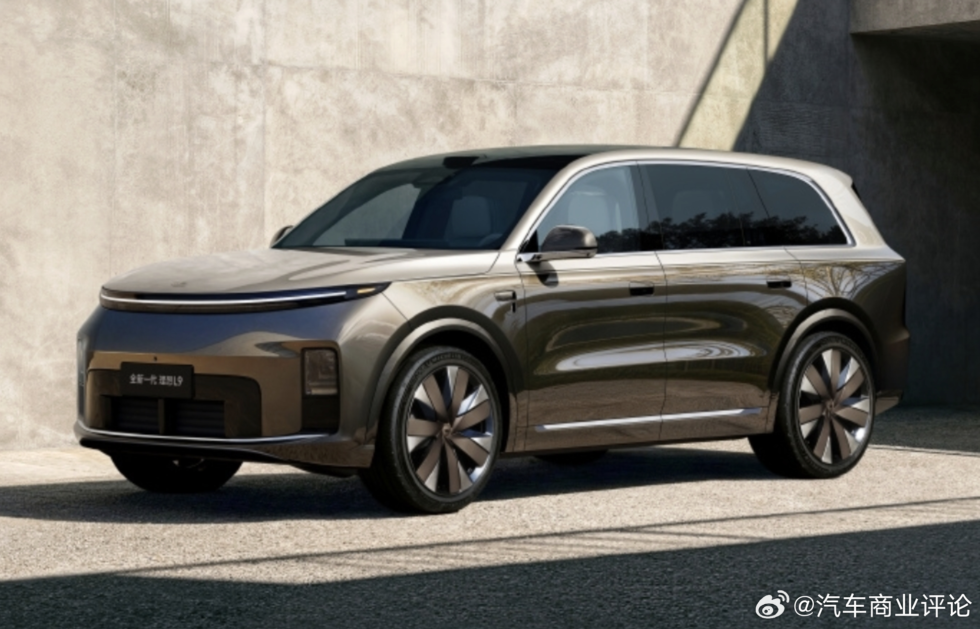 理想汽车宣布放弃“油改增” 全面转向原生增程平台理想汽车整车电动产品负责人唐华寅