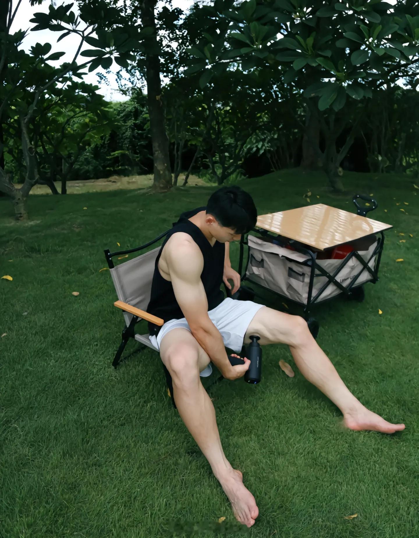 好大的脚[舔屏] 