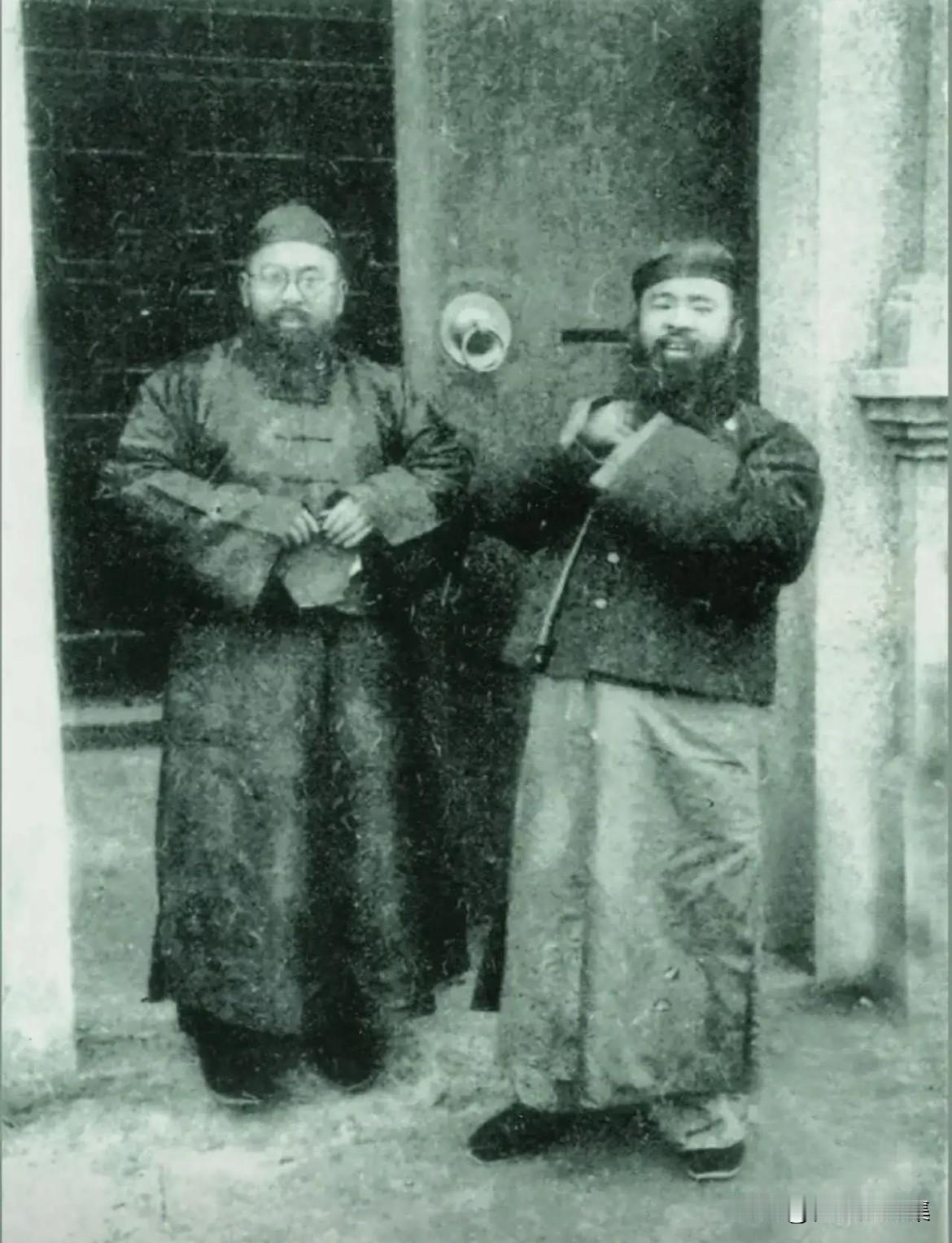 1920年代末，上海西门路西城里，中国近现代美术史上最具传奇色彩的一对兄弟——张