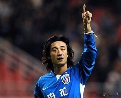 肖战波是2000年12月14日下午从沈阳飞到昆明的。在赶往海埂基地的路上，出租车