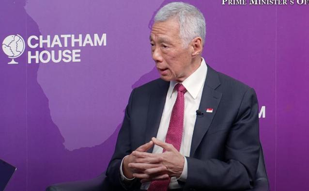 [微风]新加坡总统忽悠中国对美妥协后，李显龙补刀：印度迟早会赶超中国

这两位来