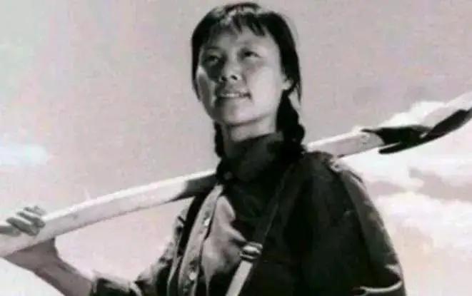 1970年,女知青吴献忠拒绝清华北大,一辈子扎根农村,现在过得怎样?

吴献忠，