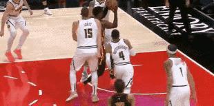 大帽加死亡凝视，有球权的威少威力犹存，首发无压力。