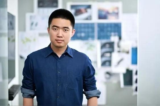 理想汽车的小崩，本质上李想总以为自己是乔布斯式的人物，所以理想的产品开发逻辑命名