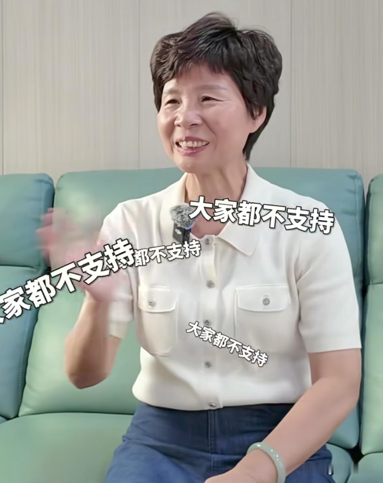 潮汕的如姨一开始没有人支持，
而且甚至到现在因为《阿嬷的情书》大火，
她都没有把