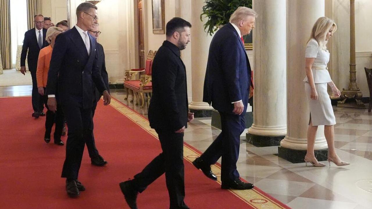 CNN：估计欧洲领导人不会参加特朗普与泽连斯基在佛罗里达的会晤

俄罗斯卫星通讯