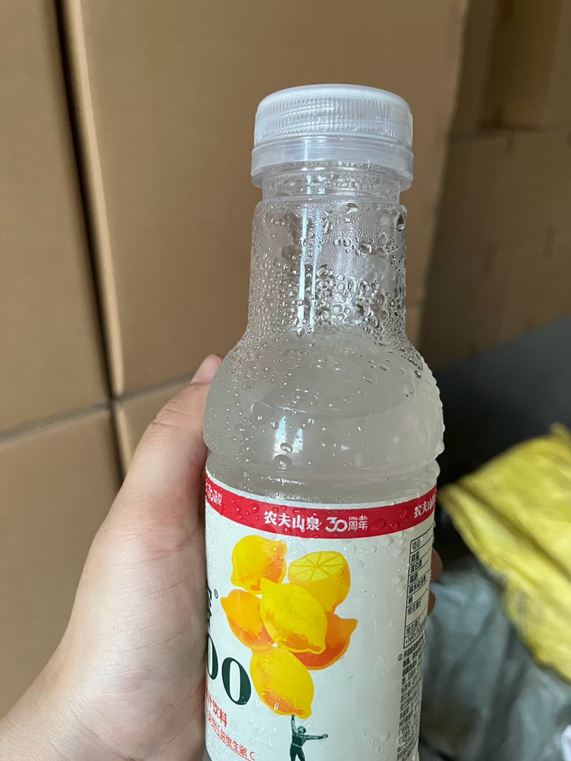 此时此刻在搬砖身上的汗跟这个一模一样的 