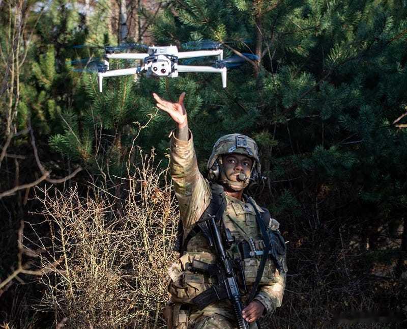 一场战争打醒五角大楼 美国战略急转弯 俄乌战场打醒了谁？答案是：五角大楼。当无人