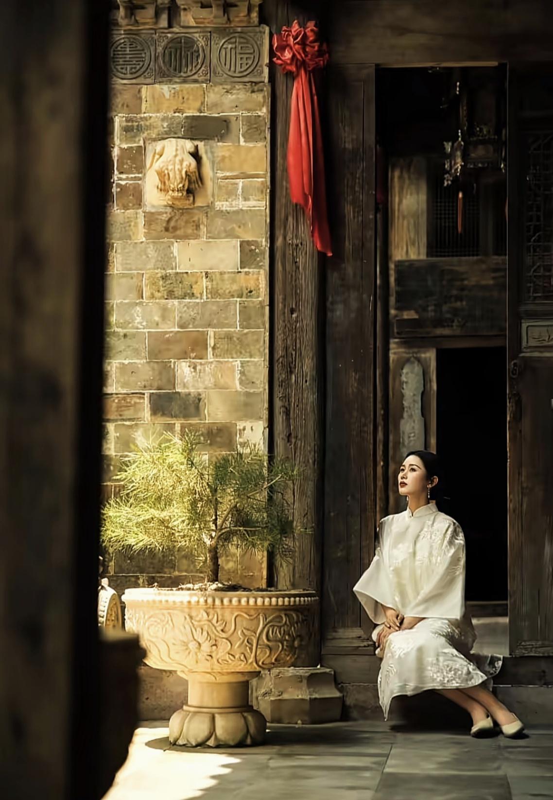 私奔，结局大都不佳

私奔，即为了追求自由和爱情，女子追随男子远走他乡。
人们总