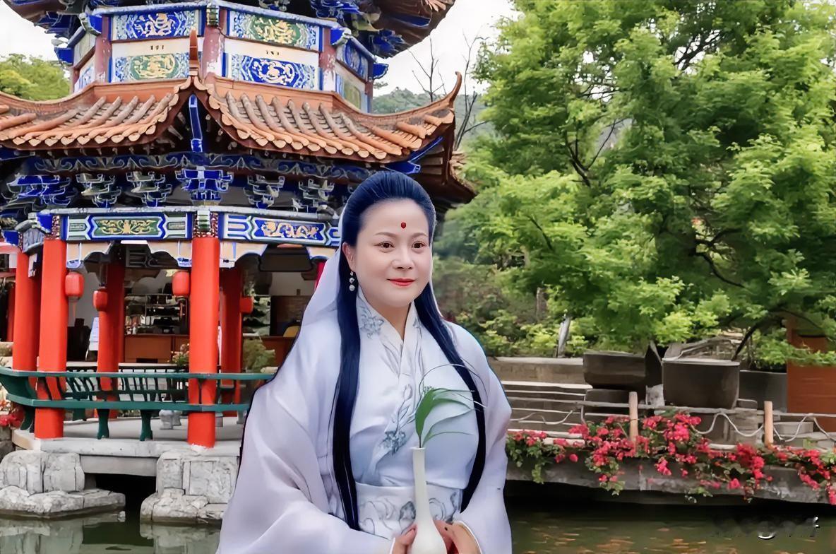 观音↔许愿，典型名动兼类词，词义高度绑定纠缠。
为名则做主，为动则作谓，词性随心