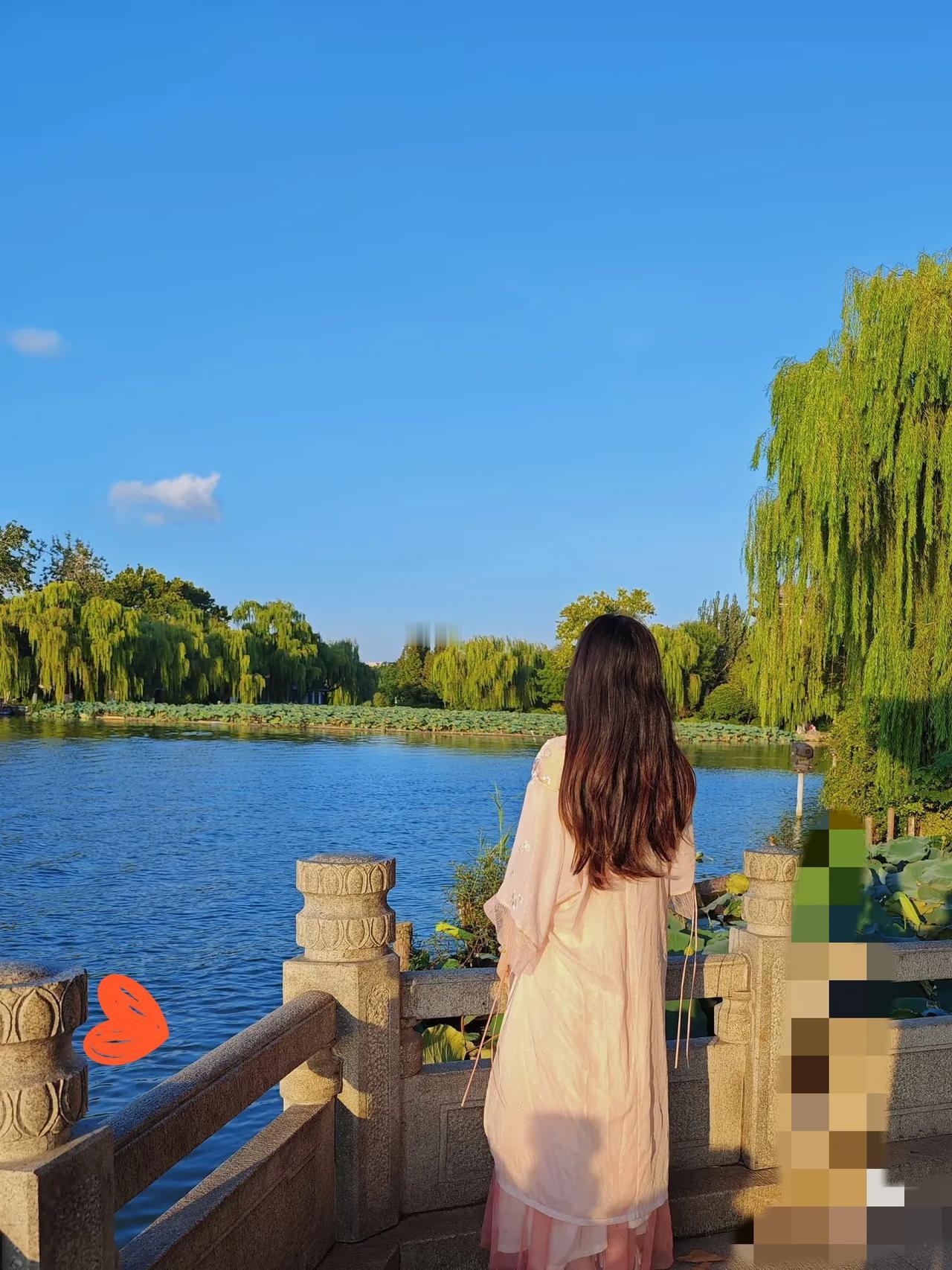 太神奇了！
 
济南这天气跟按了开关似的，

立秋前还天天37、38℃烤着，
