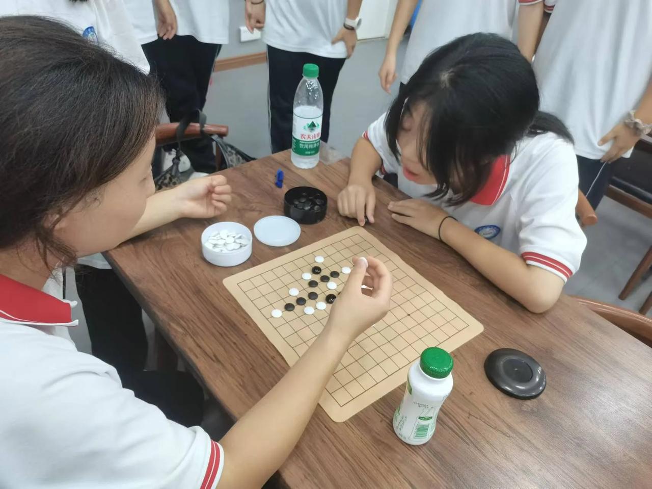 咸阳梦圆职业学校
五子棋大赛