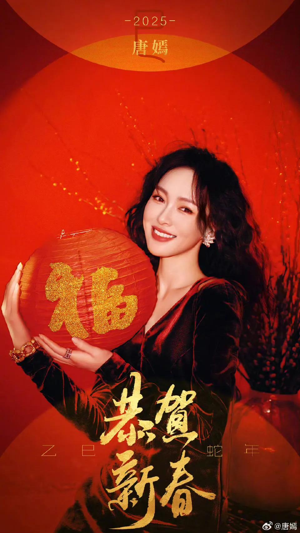 小鹿和晓彤没分手，吵架是真的，没到分手那一步。小鹿前段时间直播被封，现在双方避而