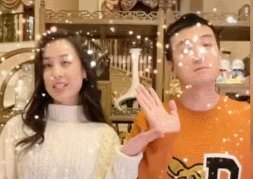 #杨子签约的艺人#是杨子的审美，他觉得这个模样漂亮和四郎一样喜欢收集周边吗？杨子