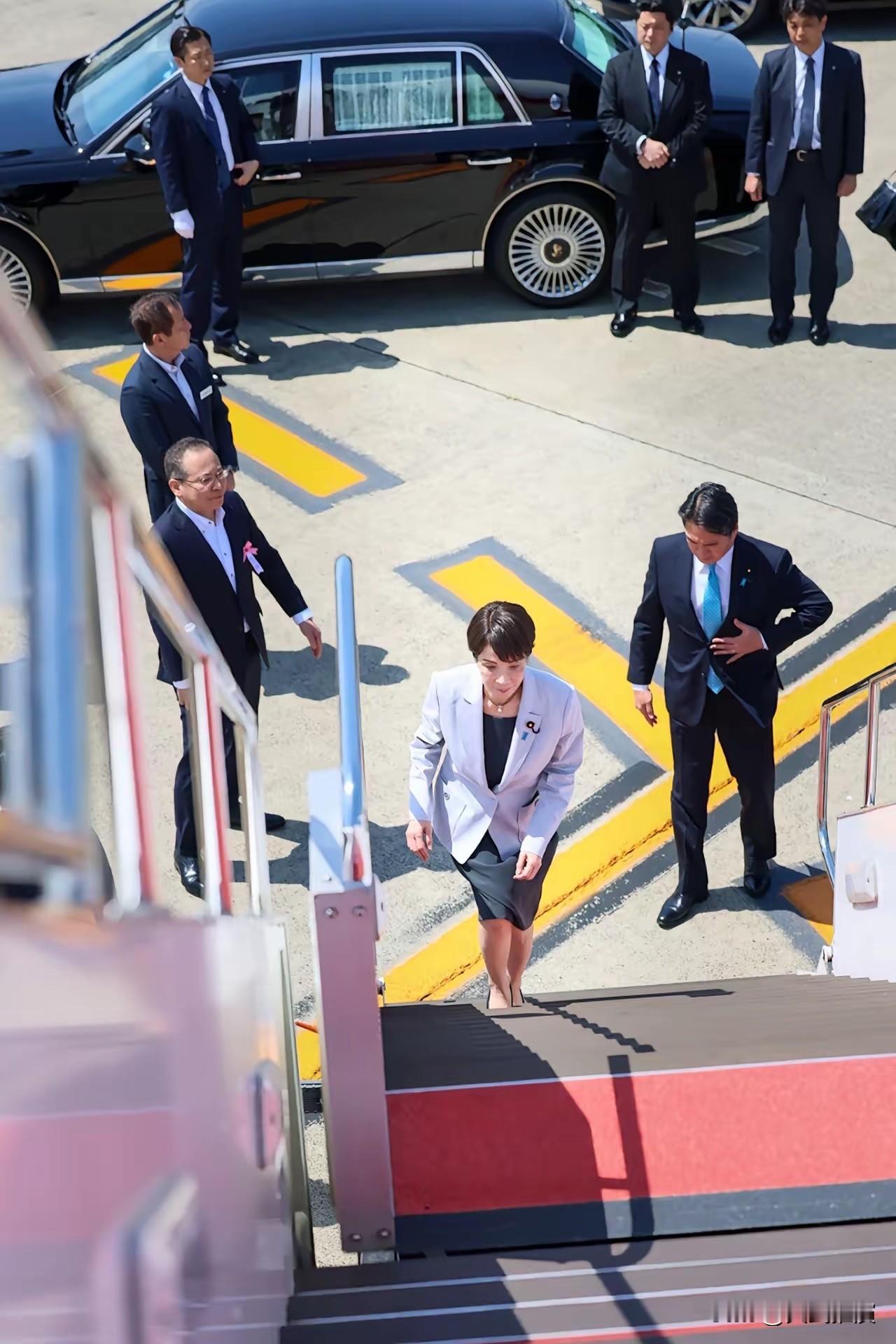 5月19号早上，日本首相高市早苗已经正式启程前往韩国，与李在明进行会面

同一天