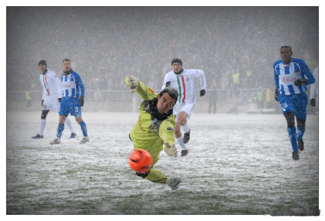 每代人有每代人的雪战，期待今晚！❄️波兹南 1-1 尤文图斯加拉塔萨雷 1-0 